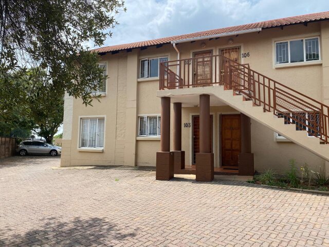 <!--[if BLOCK]><![endif]--> 104 Azalea Court Glover Avenue, Die Hoewes,  Centurion <!--[if ENDBLOCK]><![endif]-->